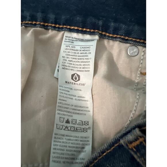 Levi Strauss NWT High-Rise 3” comfort stretch Vintage Inspired shorts Size 8 - Picture 12 of 13